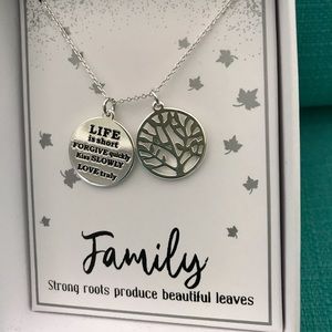 NWT New Directions silver necklace